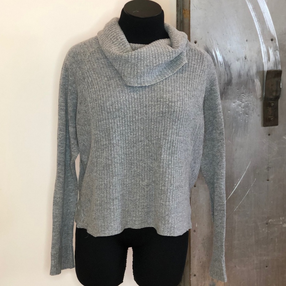 Clustered neck sweater